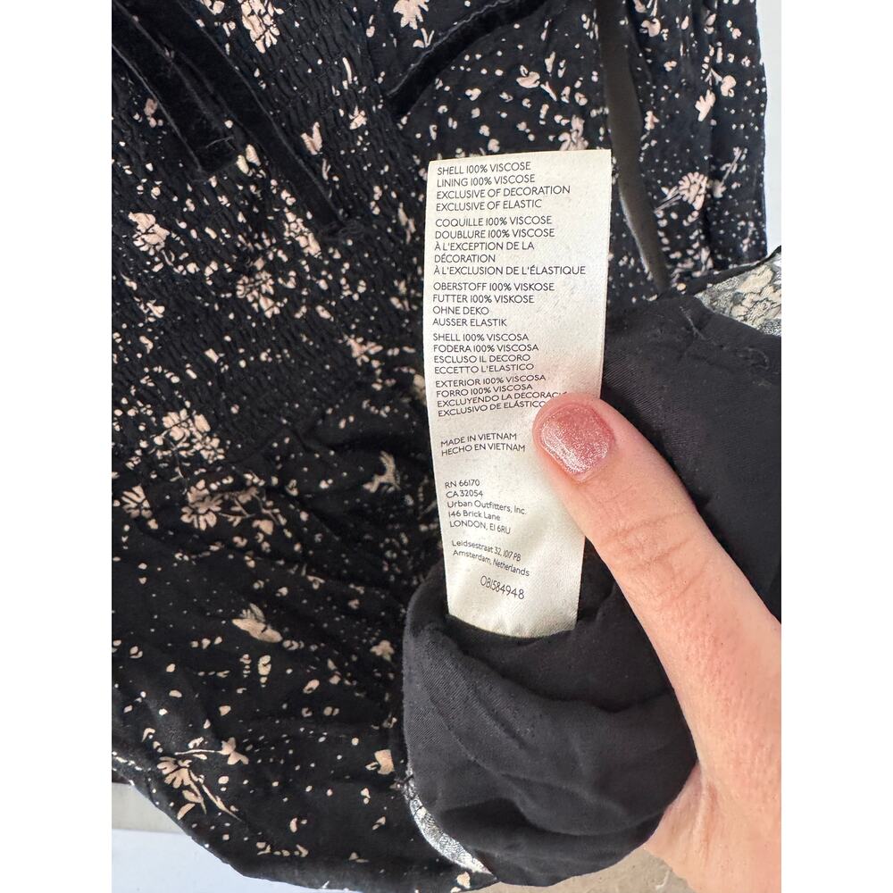 Free People Tess Smocked Sweetheart Neckline Bell Sleeve Mini Dress Black XS - Picture 6 of 7